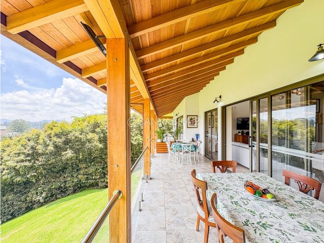 Casa de 5 alcobas en venta en El Tablazo, Rionegro, 472 m² · foto 4 de 13