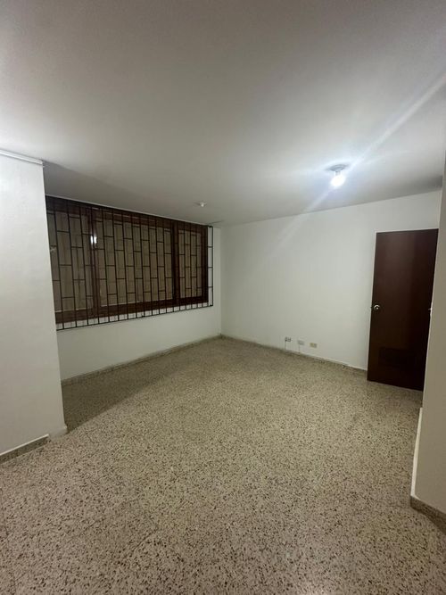 Bodega en arriendo en San Pedro, Cali, 26 m² · foto 3 de 4