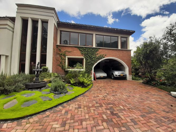 Casa de 4 alcobas en venta en Lagos De Torca, Bogotá, 800 m² · foto 3 de 24