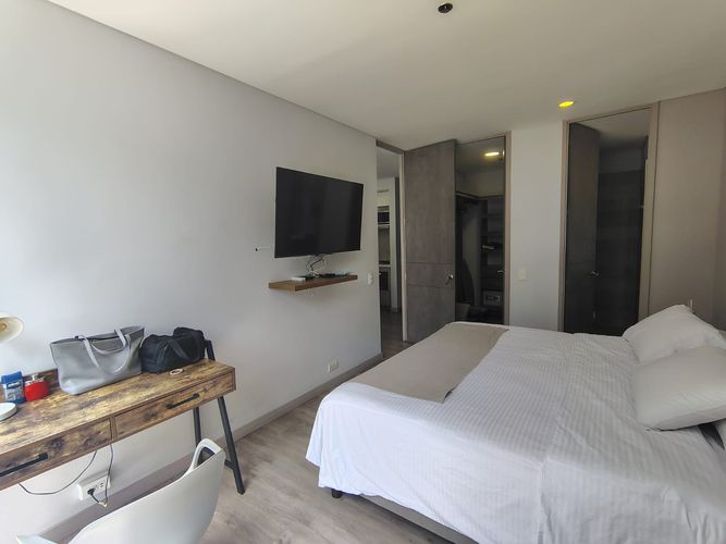 Apartamento de 2 alcobas en venta en El Poblado, Medellín, 71 m² · foto 6 de 18