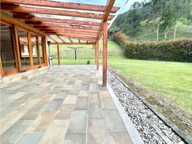 Casa de 4 alcobas en venta en Loma Del Escobero, Envigado, 750 m² · foto 5 de 24