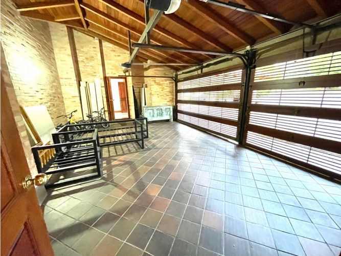 Casa de 4 alcobas en venta en Loma Del Escobero, Envigado, 750 m² · foto 13 de 24