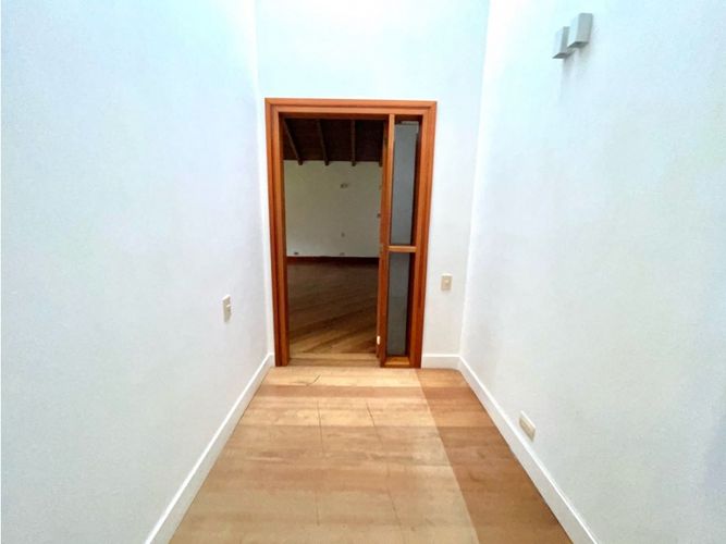 Casa de 4 alcobas en venta en Loma Del Escobero, Envigado, 750 m² · foto 16 de 24