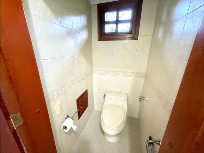 Casa de 4 alcobas en venta en Loma Del Escobero, Envigado, 750 m² · foto 19 de 24