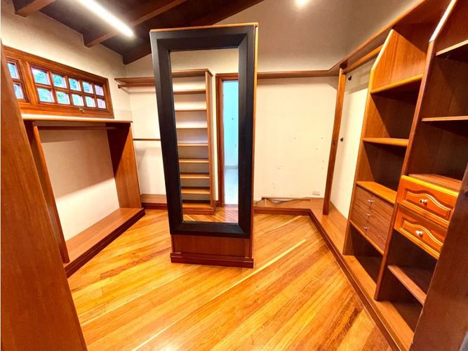 Casa de 4 alcobas en venta en Loma Del Escobero, Envigado, 750 m² · foto 20 de 24