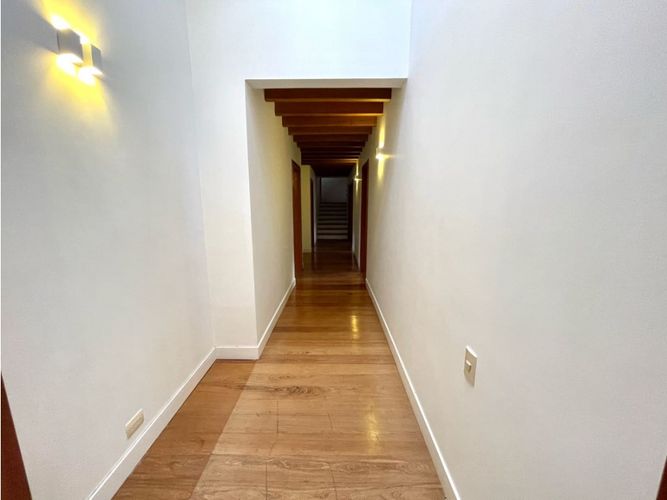 Casa de 4 alcobas en venta en Loma Del Escobero, Envigado, 750 m² · foto 21 de 24