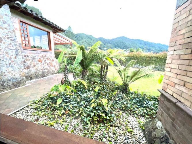 Casa de 4 alcobas en venta en Loma Del Escobero, Envigado, 750 m² · foto 22 de 24