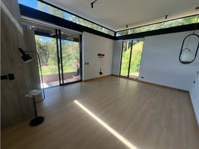 Casa de 3 alcobas en venta en Las Palmas, Envigado, 331 m² · foto 11 de 24