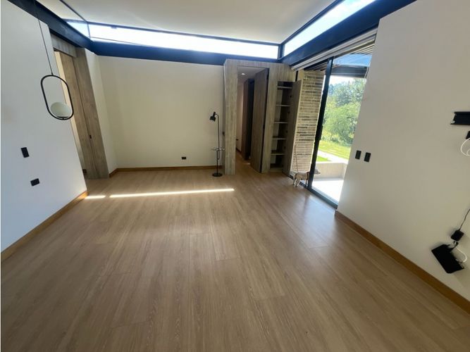Casa de 3 alcobas en venta en Las Palmas, Envigado, 331 m² · foto 13 de 24