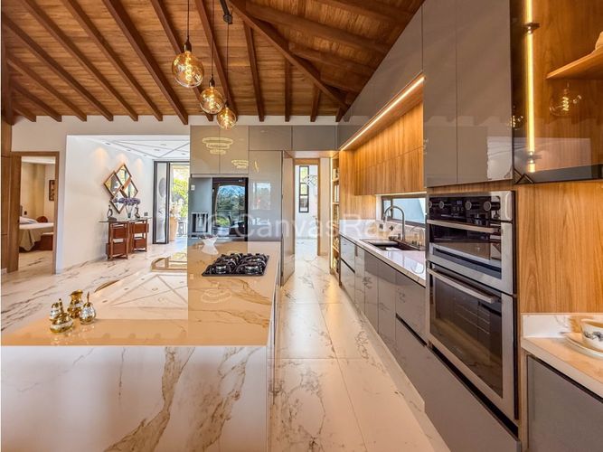 Casa de 2 alcobas en venta en San Antonio De Pereira, Rionegro, 310 m² · foto 2 de 17