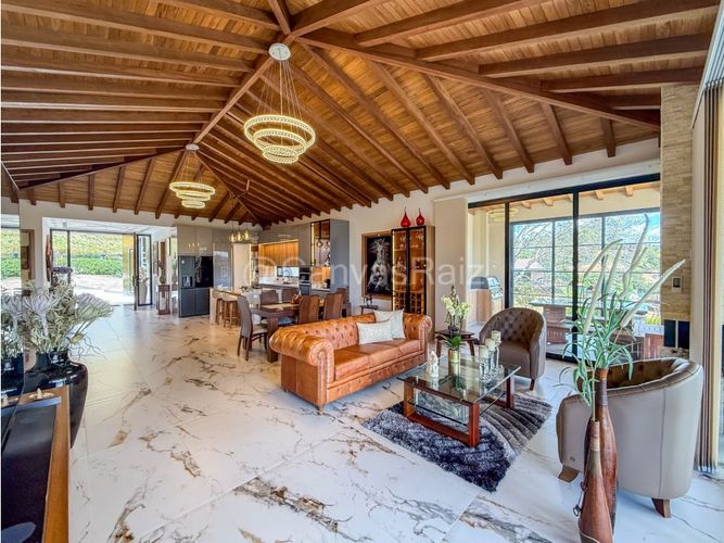 Casa de 2 alcobas en venta en San Antonio De Pereira, Rionegro, 310 m² · foto 8 de 17