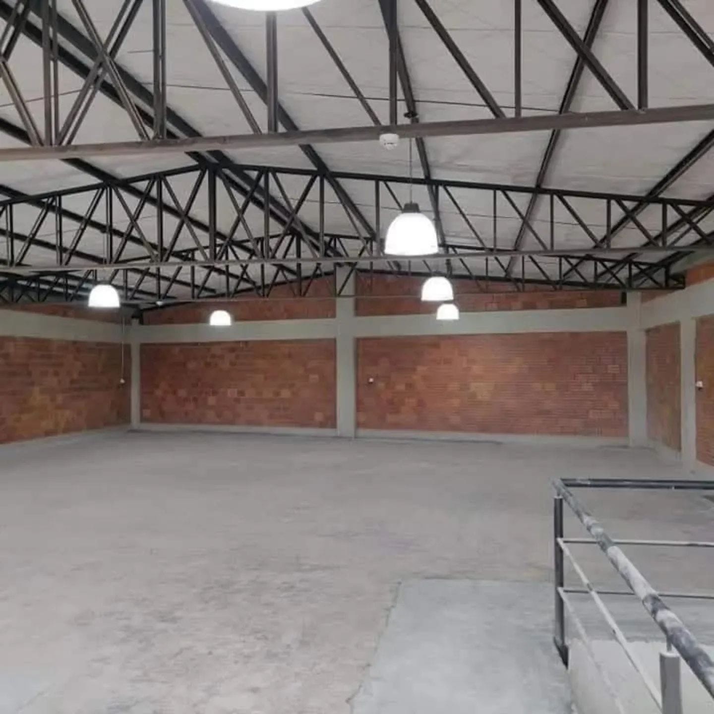 DEPOSITO A ESTRENAR EN FERNANDO DE LA MORA A MEDIA CUADRA DE LA AVDA. MADAME LYNCH — foto 2