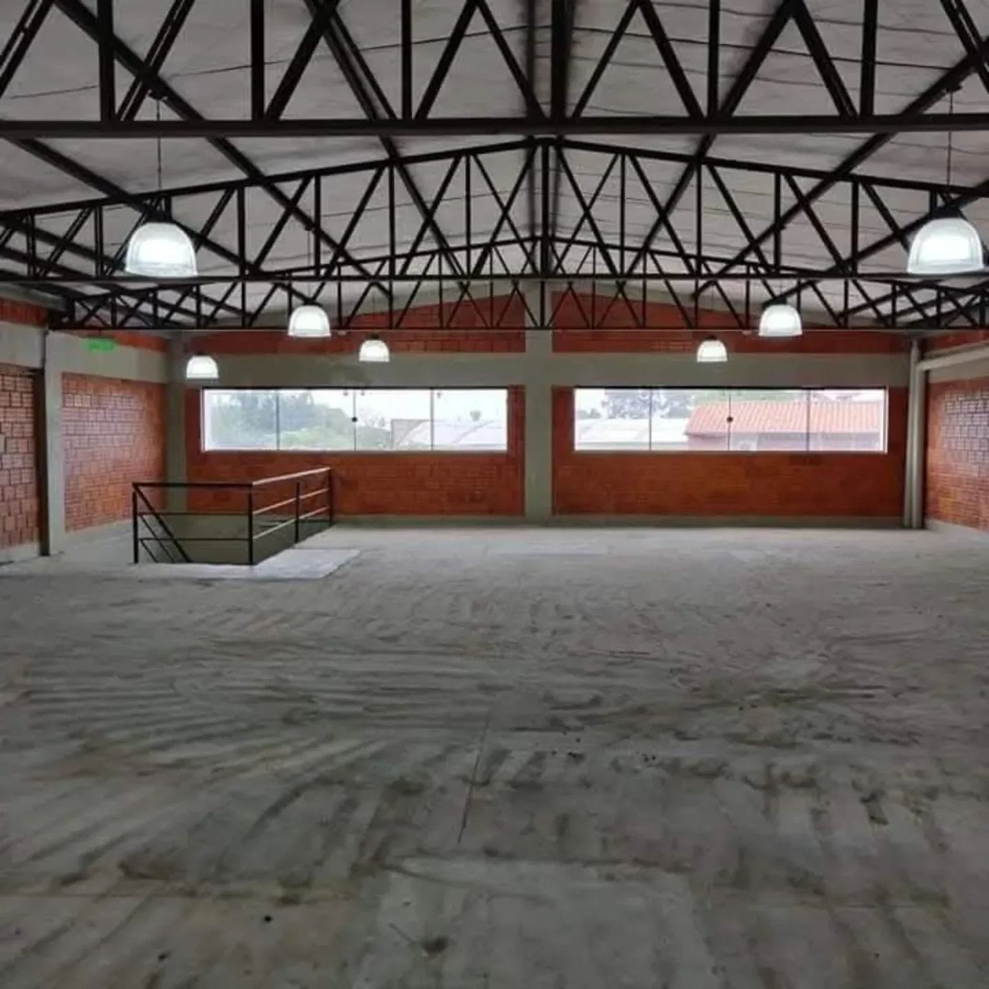 DEPOSITO A ESTRENAR EN FERNANDO DE LA MORA A MEDIA CUADRA DE LA AVDA. MADAME LYNCH — foto 3