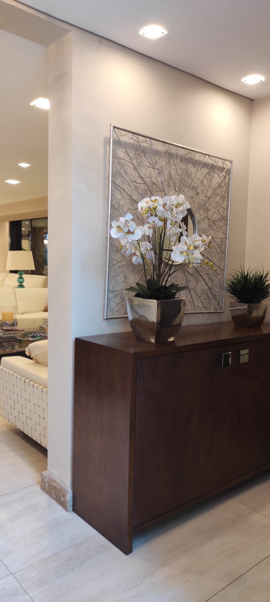 VENDO O ALQUILO: Majestuosa Residencia de Lujo con Diseño Exclusivo en el Prestigioso Barrio Manora. — foto 3