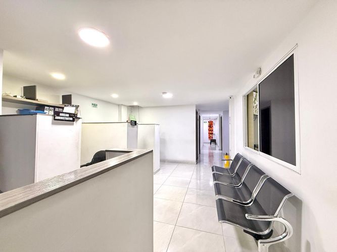 Local en arriendo en Sector Plaza De Bolivar, Pereira, 600 m² · foto 2 de 15