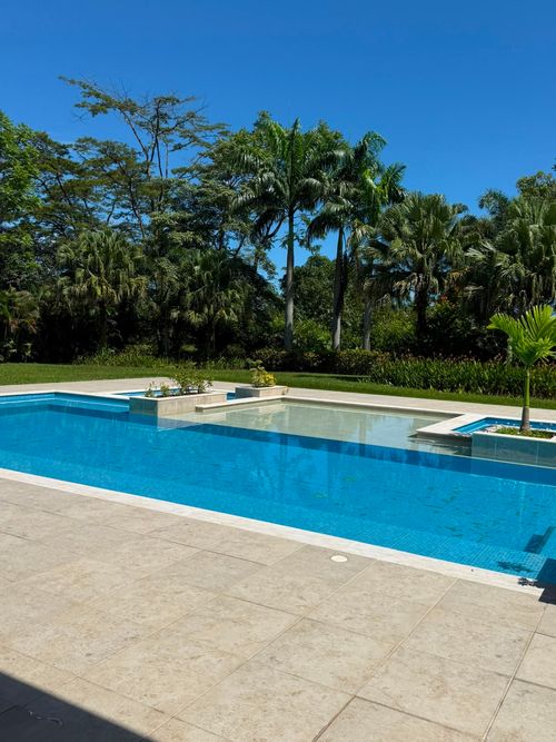 Casa de 5 alcobas en venta en Puente Amarillo, Villavicencio, 1030 m² · foto 2 de 18