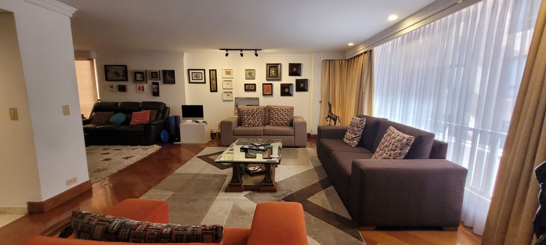 Apartamento de 4 alcobas en venta en Chicó Reservado, Bogotá, 276 m² · foto 5 de 24