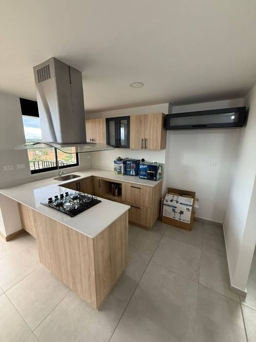 Apartamento de 3 alcobas en venta en Llano Grande, Rionegro, 66 m² · foto 2 de 16