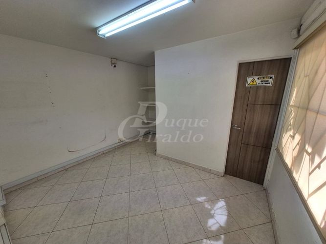 Casa de 5 alcobas en venta en Miravalle, Medellín, 350 m² · foto 9 de 24