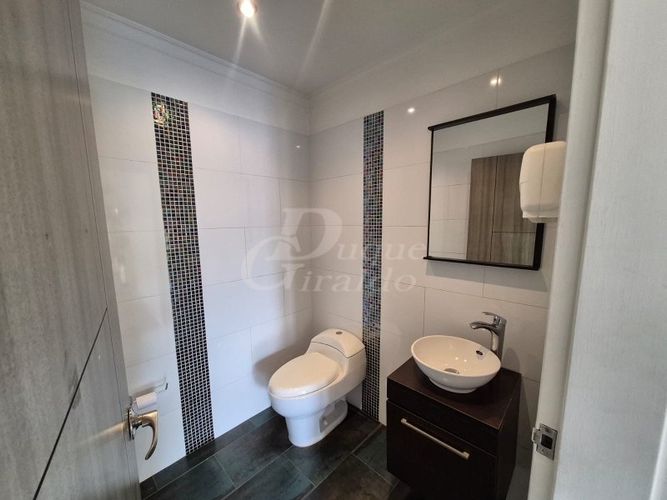 Casa de 5 alcobas en venta en Miravalle, Medellín, 350 m² · foto 17 de 24