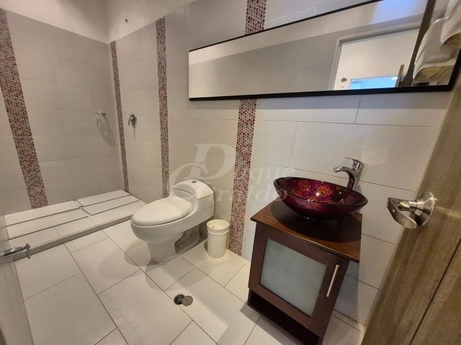 Casa de 5 alcobas en venta en Miravalle, Medellín, 350 m² · foto 19 de 24