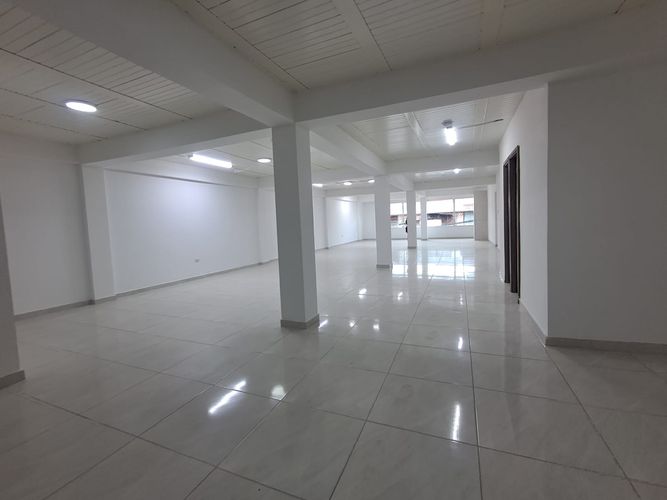 Bodega en arriendo en Sector Plaza De Bolivar, Pereira, 600 m² · foto 2 de 12