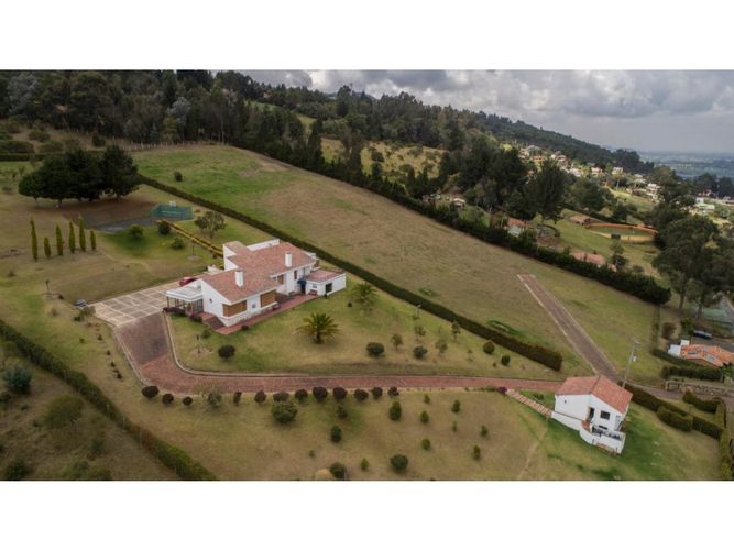 Lote en venta en Altos De Yerbabuena, Chía, 10530 m² · foto 4 de 7