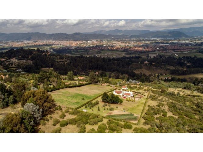 Lote en venta en Altos De Yerbabuena, Chía, 10530 m² · foto 5 de 7