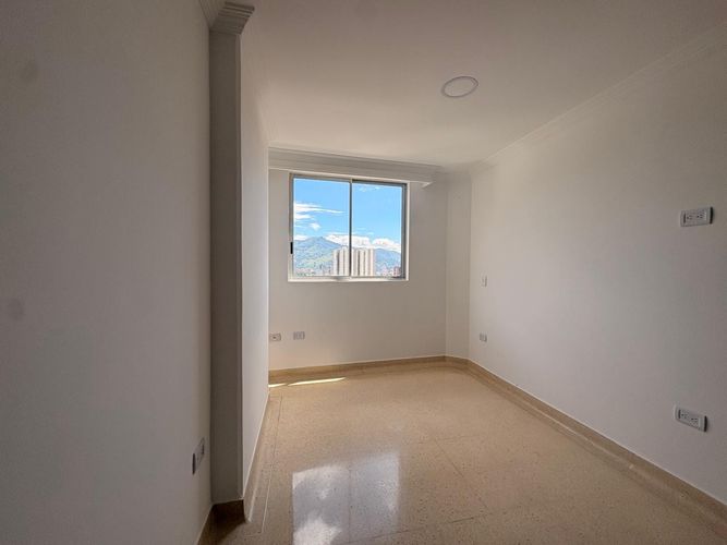 Apartamento de 3 alcobas en venta en Tres Esquinas, Sabaneta, 140 m² · foto 9 de 17