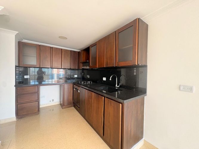 Apartamento de 3 alcobas en venta en Tres Esquinas, Sabaneta, 140 m² · foto 3 de 17