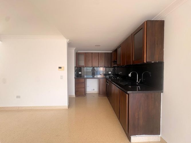 Apartamento de 3 alcobas en venta en Tres Esquinas, Sabaneta, 140 m² · foto 5 de 17