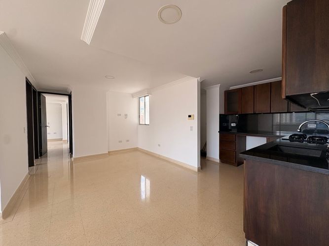 Apartamento de 3 alcobas en venta en Tres Esquinas, Sabaneta, 140 m² · foto 6 de 17
