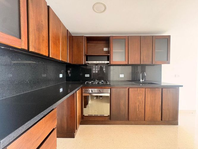 Apartamento de 3 alcobas en venta en Tres Esquinas, Sabaneta, 140 m² · foto 4 de 17