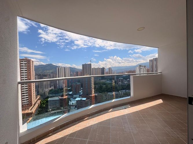 Apartamento de 3 alcobas en venta en Tres Esquinas, Sabaneta, 140 m² · foto 17 de 17