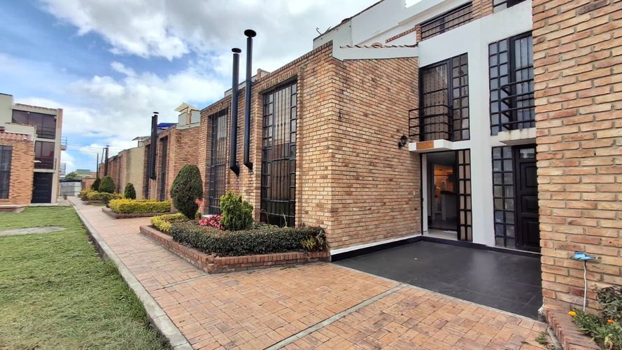 Casa de 3 alcobas en venta en Centro, Funza, 148 m² · foto 3 de 24