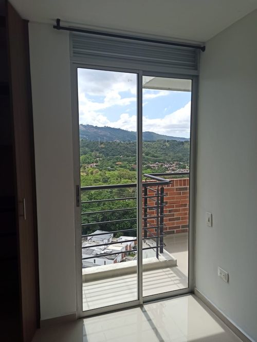 Apartamento de 2 alcobas en venta en Cañaveral, Floridablanca, 78 m² · foto 2 de 17