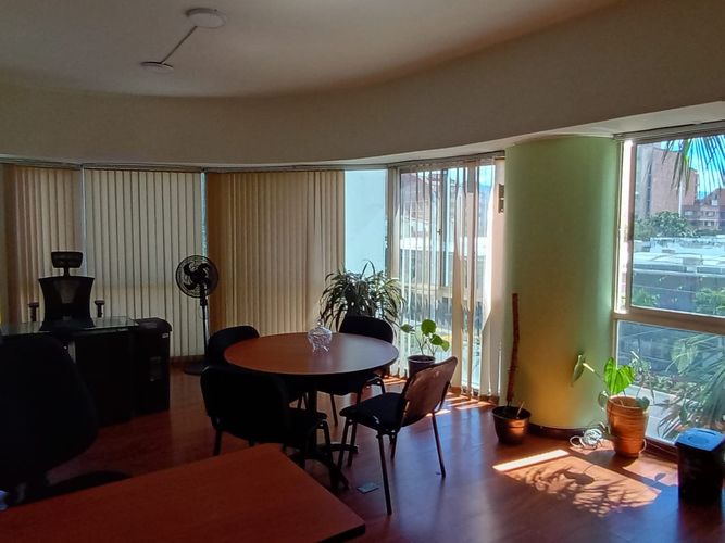 Oficina en arriendo en Laureles, Medellín, 39 m² · foto 5 de 8