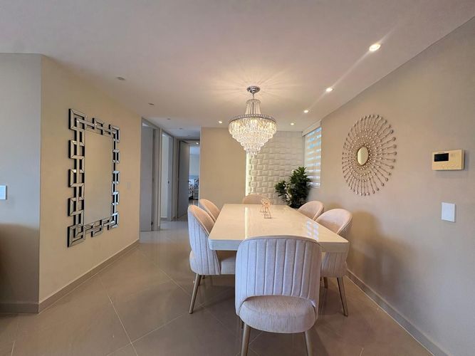 Apartamento de 3 alcobas en venta en Tres Esquinas, Sabaneta, 90 m² · foto 3 de 17