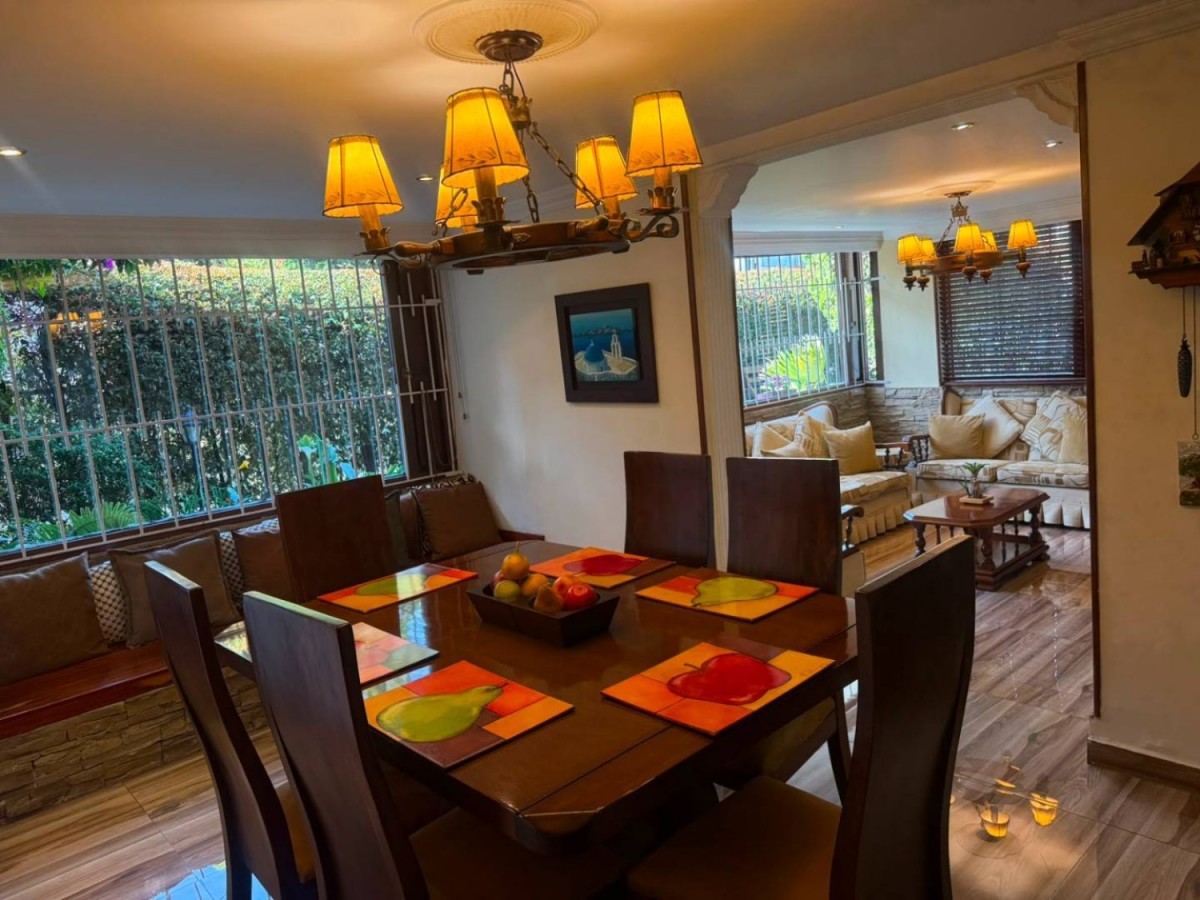 Casa en venta en Alhambra, Bogotá · foto 3 de 21