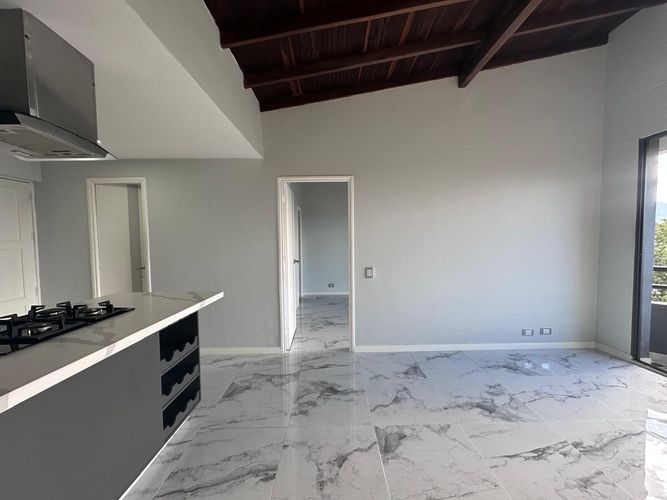 Apartamento de 2 alcobas en arriendo en El Poblado, Medellín, 68 m² · foto 2 de 18