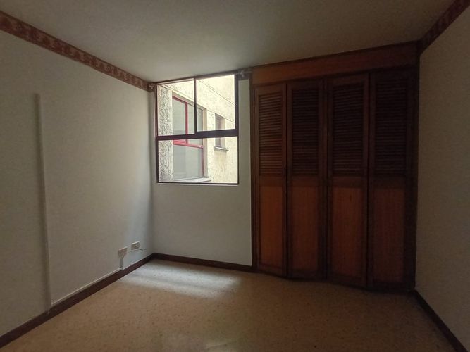 Apartamento de 2 alcobas en venta en Laureles, Medellín, 85 m² · foto 11 de 17