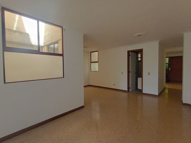 Apartamento de 2 alcobas en venta en Laureles, Medellín, 85 m² · foto 2 de 17