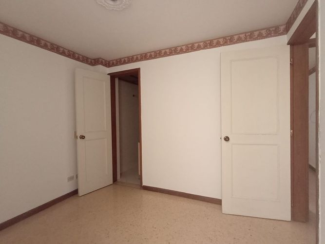 Apartamento de 2 alcobas en venta en Laureles, Medellín, 85 m² · foto 3 de 17