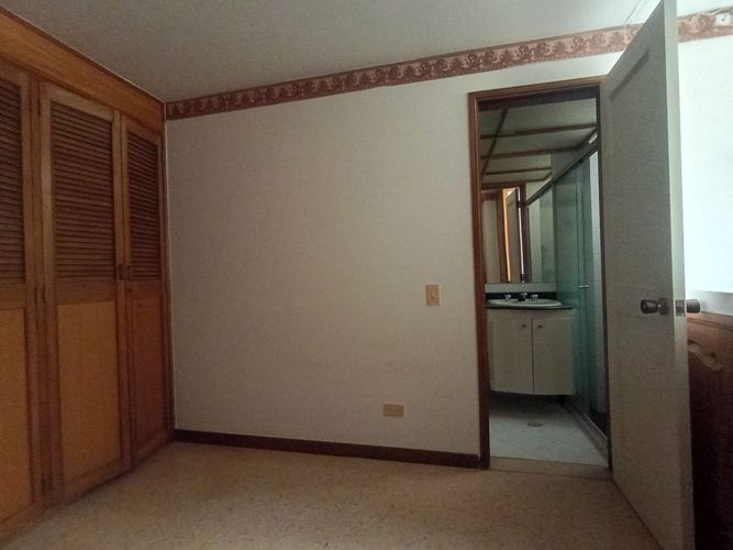 Apartamento de 2 alcobas en venta en Laureles, Medellín, 85 m² · foto 12 de 17