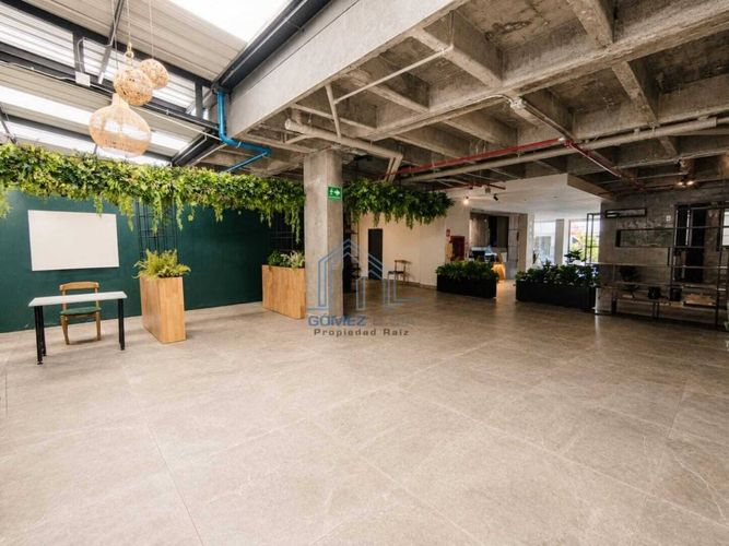Local en arriendo en Lorena, Medellín, 253 m² · foto 2 de 7