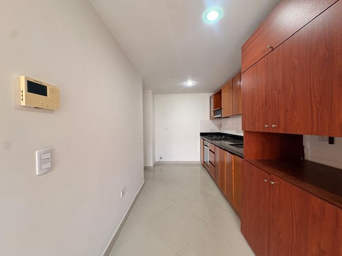 Apartamento de 3 alcobas en venta en Tres Esquinas, Sabaneta, 86 m² · foto 4 de 12