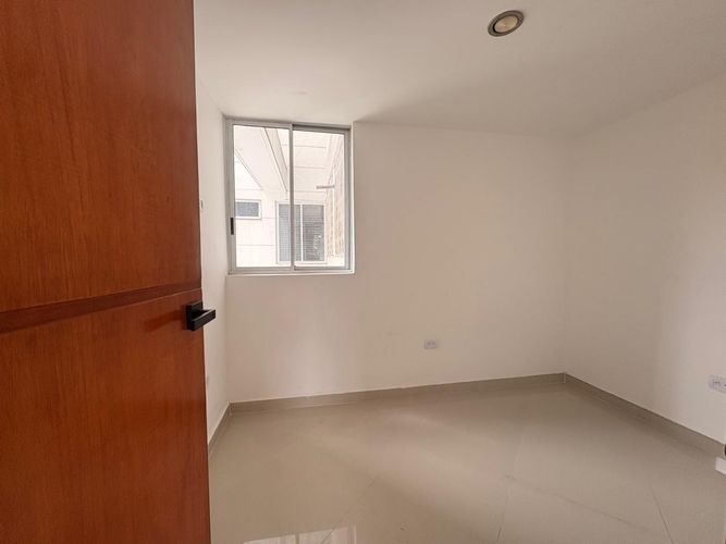 Apartamento de 3 alcobas en venta en Tres Esquinas, Sabaneta, 86 m² · foto 7 de 12