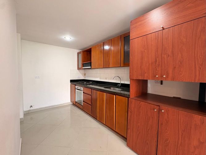Apartamento de 3 alcobas en venta en Tres Esquinas, Sabaneta, 86 m² · foto 3 de 12