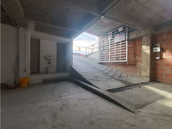 Bodega en arriendo en Milan, Manizales, 300 m² · foto 10 de 14