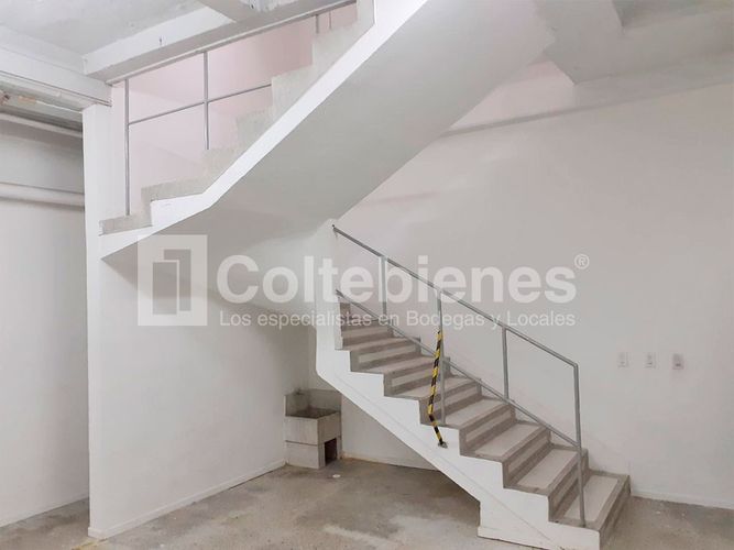 Bodega en arriendo en Las Vegas, Envigado, 268 m² · foto 6 de 13